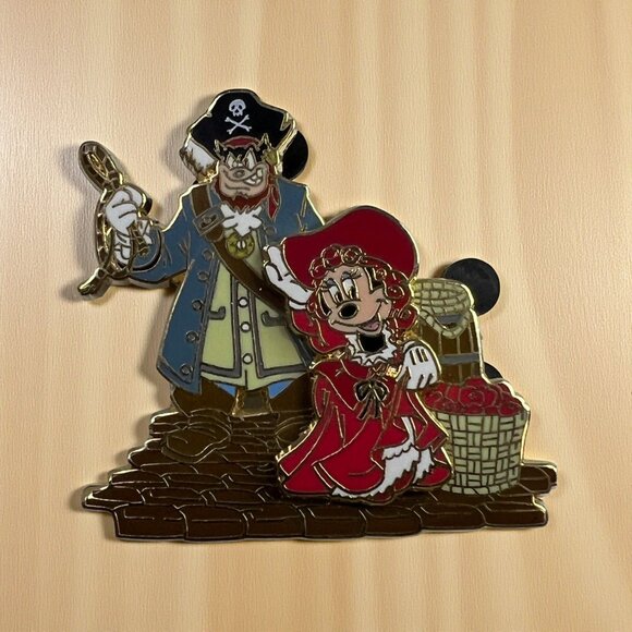 Disney Pin - Pirates of the Caribbean - Minnie Mouse with Peglegged Pete - Picture 1 of 5